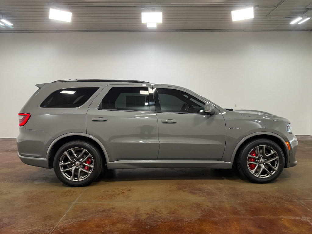 Used 2022 Dodge Durango R/T w/ Tow 'N Go Package AWD/4WD image 23