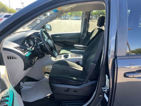 Used 2012 Dodge Grand Caravan SXT FWD image 14
