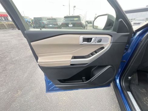 Used 2022 Ford Explorer Limited w/ Equipment Group 301A image 13