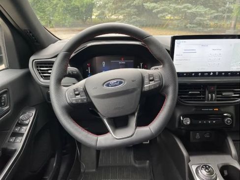 Used 2024 Ford Escape ST-Line w/ Tech Pack #1 AWD/4WD image 6