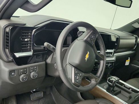 New 2026 Chevrolet Silverado 1500 High Country w/ High Country Premium Package AWD/4WD image 16