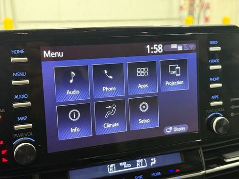 Used 2021 Toyota Sienna XLE image 36