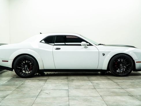 Used 2019 Dodge Challenger SRT Hellcat Redeye image 10
