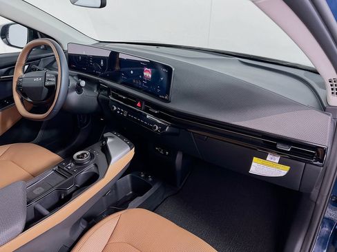 New 2025 Kia EV6 Wind image 25