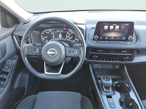 Used 2023 Nissan Rogue SV image 31