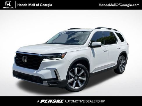 Certified 2025 Honda Pilot Touring image 1