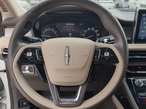 Used 2022 Lincoln Corsair AWD w/ Premium Package image 13