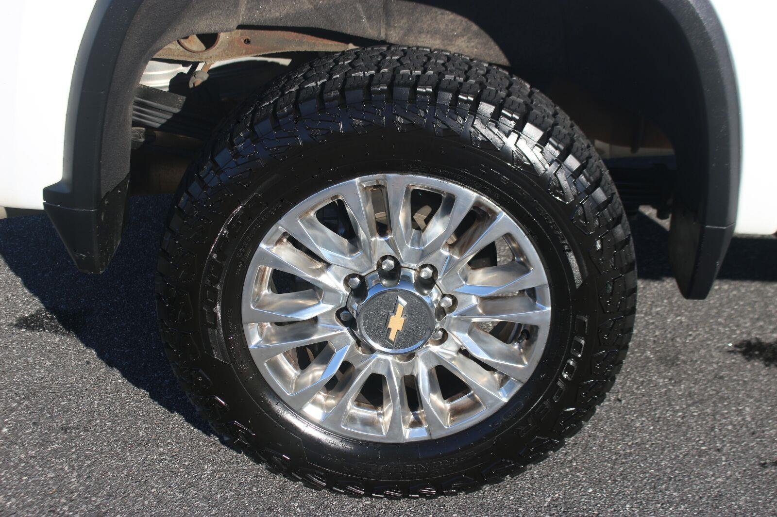Used 2021 Chevrolet Silverado 2500 High Country AWD/4WD image 39