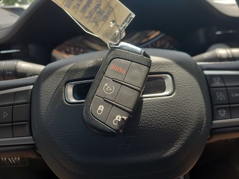 Used 2025 Jeep Compass Limited AWD/4WD image 33