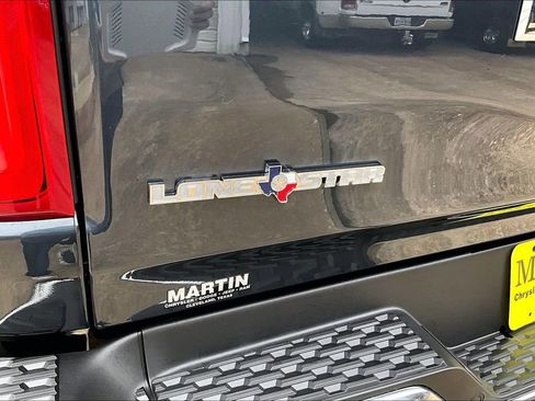 New 2026 RAM 1500 4x4 Crew Cab image 12
