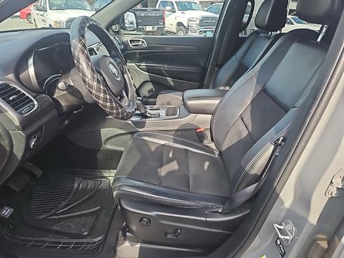 Used 2021 Jeep Grand Cherokee Laredo X image 11