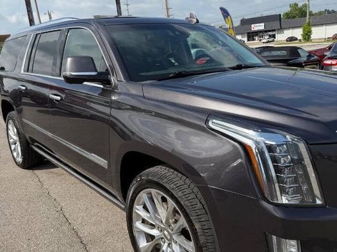 Used 2018 Cadillac Escalade ESV Premium Luxury AWD/4WD image 55