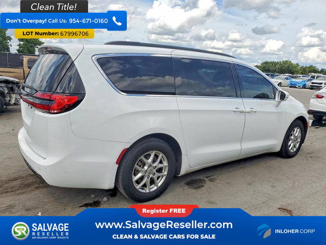 Used 2022 Chrysler Pacifica Touring-L FWD image 4