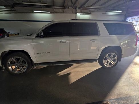 Used 2019 Chevrolet Suburban Premier image 2