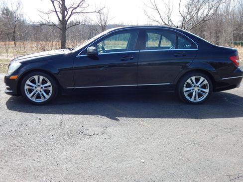 Used 2012 Mercedes-Benz C 300 SEDAN 4-DR image 2
