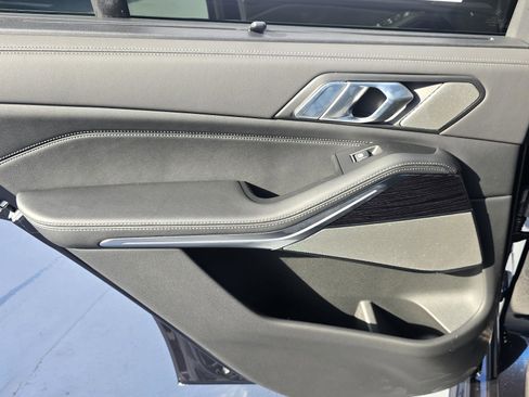 New 2026 BMW X5 xDrive40i w/ M Sport Package image 11