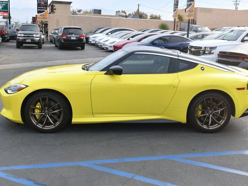 Used 2023 Nissan Z w/ Floor Mat Package (L93) RWD image 4