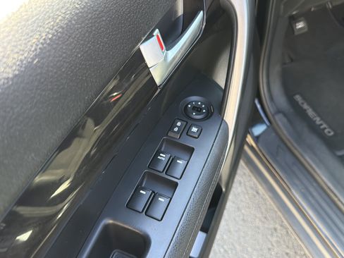 Used 2014 Kia Sorento LX AWD/4WD image 10