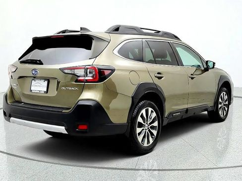 Used 2023 Subaru Outback Limited AWD/4WD image 5