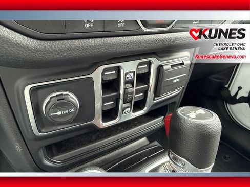 Used 2025 Jeep Wrangler Unlimited Sport AWD/4WD image 26