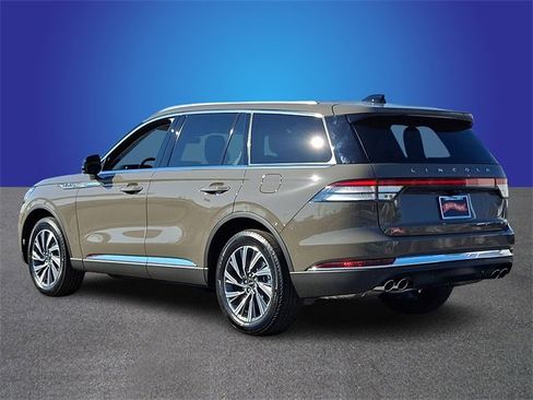New 2026 Lincoln Aviator AWD image 4