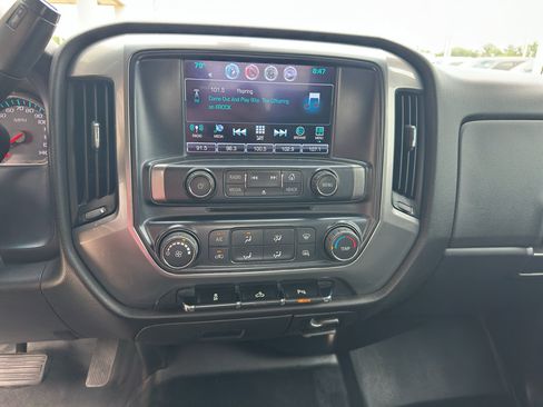 Used 2018 Chevrolet Silverado 2500 LT AWD/4WD image 9