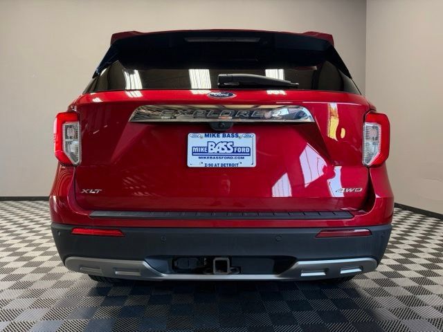 Used 2023 Ford Explorer XLT w/ Equipment Group 202A AWD/4WD image 10