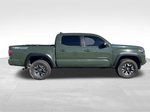 Used 2021 Toyota Tacoma TRD Off-Road w/ Technology Package image 2
