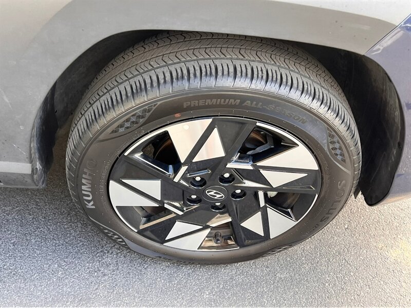 Used 2025 Hyundai Kona SEL AWD/4WD image 10