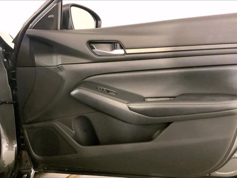 Used 2025 Nissan Altima 2.5 SV image 25