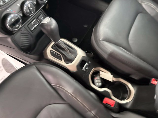 Used 2017 Jeep Renegade Limited FWD image 19