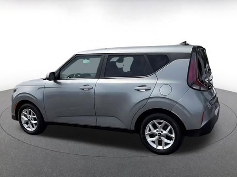 Used 2025 Kia Soul LX w/ LX Technology Package image 10