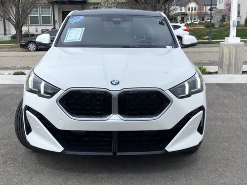 Used 2025 BMW X2 xDrive28i w/ Premium Package image 9