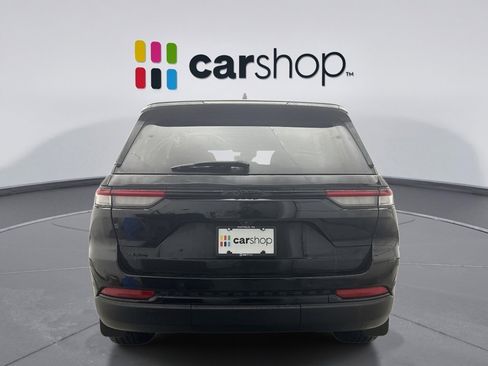 Used 2023 Jeep Grand Cherokee Altitude AWD/4WD image 4