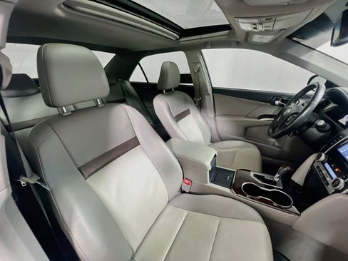 Used 2012 Toyota Camry XLE FWD image 30