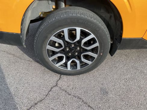 Used 2022 Ford Maverick Lariat w/ Lariat Luxury Package image 6