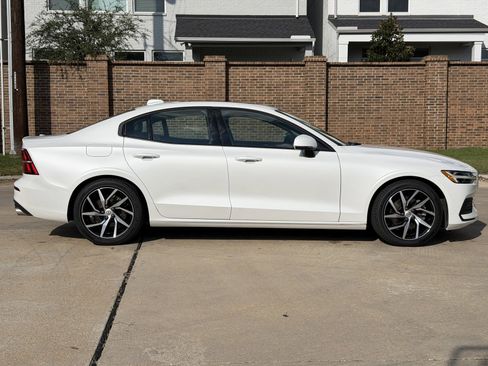 Used 2020 Volvo S60 T5 Momentum w/ Protection Package Premier image 10