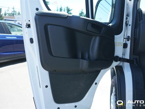 Used 2025 RAM ProMaster 2500 w/ Convenience Group FWD image 13