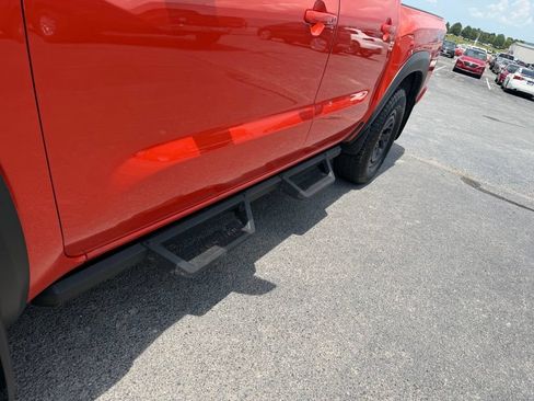 Used 2025 Nissan Frontier PRO-4X AWD/4WD image 9