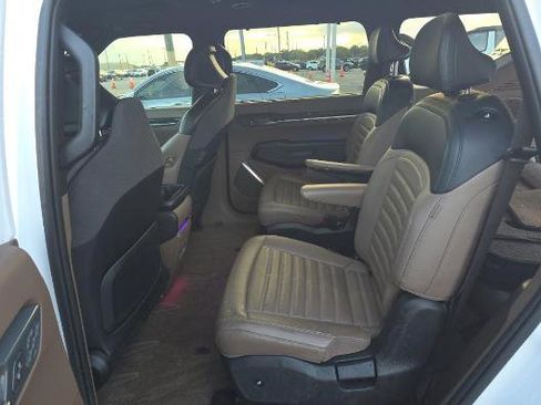 Certified 2025 Kia EV9 Land image 16