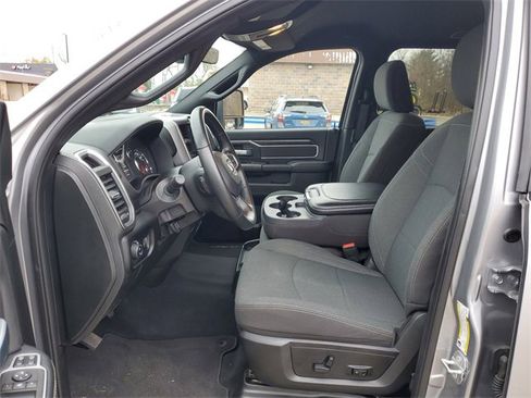 Used 2024 RAM 2500 Big Horn w/ Sport Appearance Package image 13