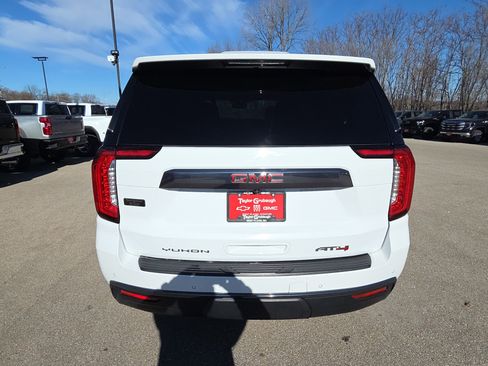 Used 2023 GMC Yukon XL AT4 image 7