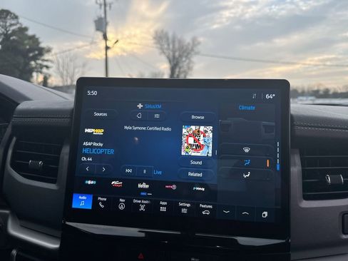 Used 2022 Ford Expedition XLT image 25