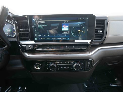 Used 2024 Chevrolet Silverado 1500 LT w/ Z71 Off-Road Package image 17