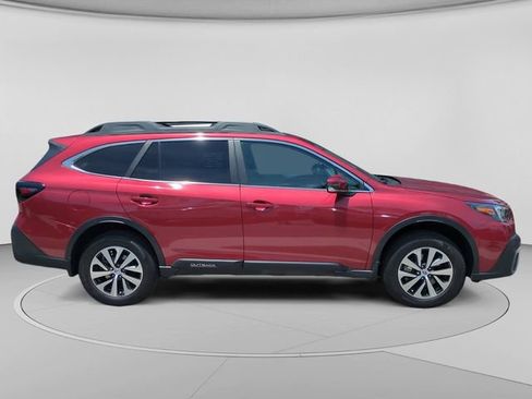Used 2021 Subaru Outback Premium AWD/4WD image 2