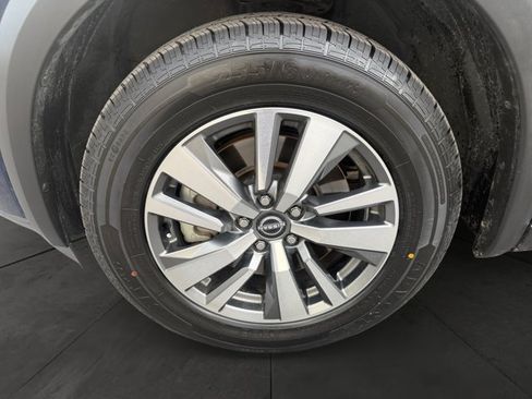 Used 2025 Nissan Pathfinder SL AWD/4WD image 9