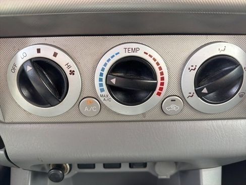 Used 2011 Toyota Tacoma PreRunner image 10