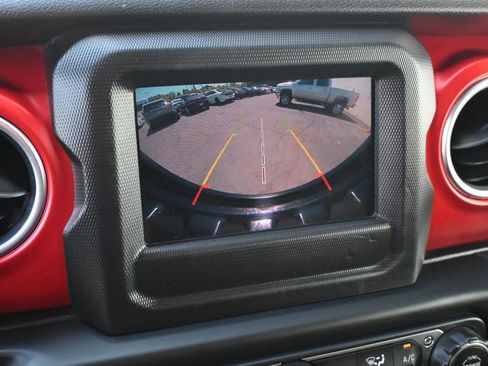 Used 2019 Jeep Wrangler Unlimited Rubicon AWD/4WD image 18