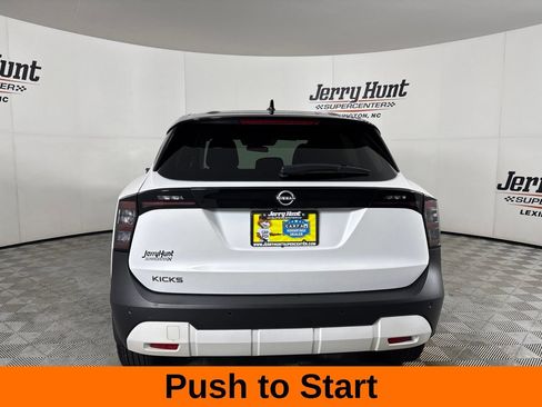 Used 2025 Nissan Kicks SV FWD image 7