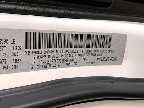 Used 2019 Jeep Grand Cherokee Altitude RWD image 33
